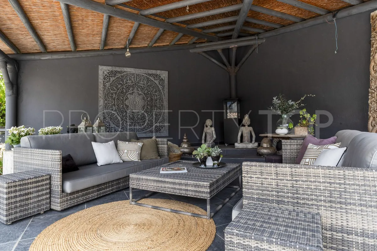 Se vende villa en El Paraiso de 5 dormitorios