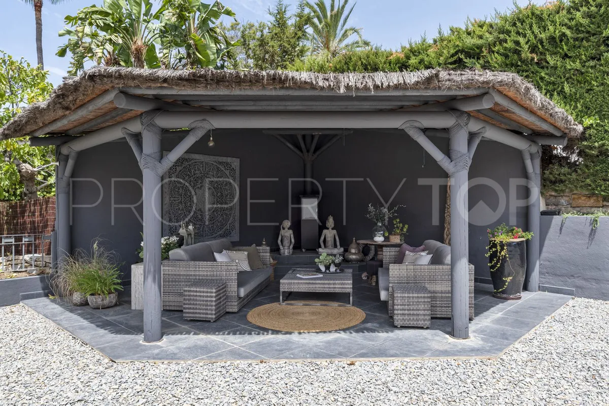 Se vende villa en El Paraiso de 5 dormitorios