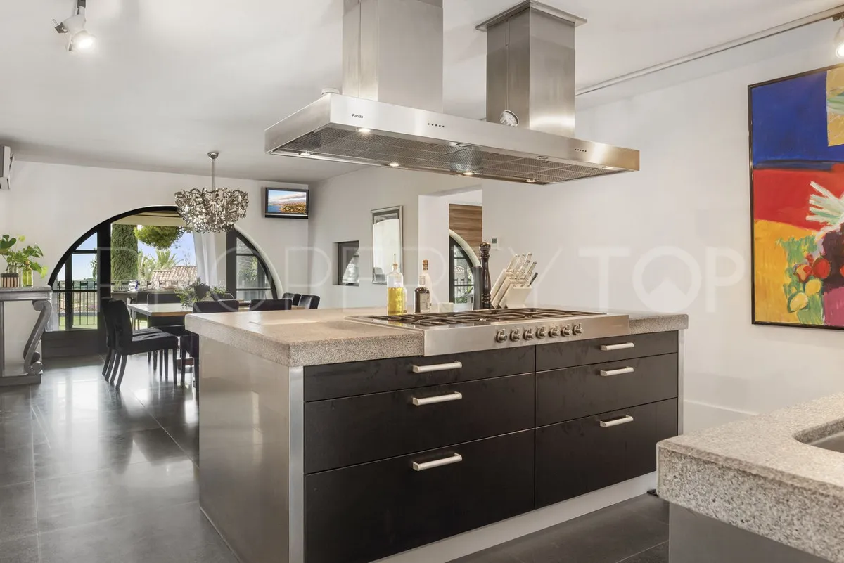 Se vende villa en El Paraiso de 5 dormitorios