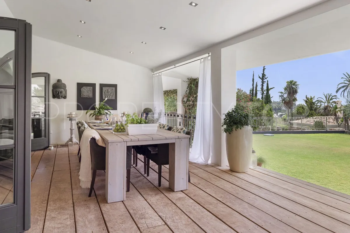 Se vende villa en El Paraiso de 5 dormitorios