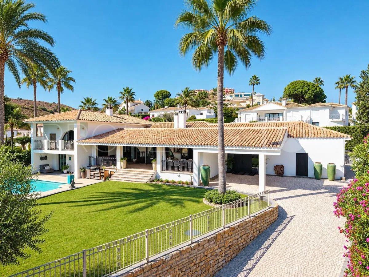 Se vende villa en El Paraiso de 5 dormitorios