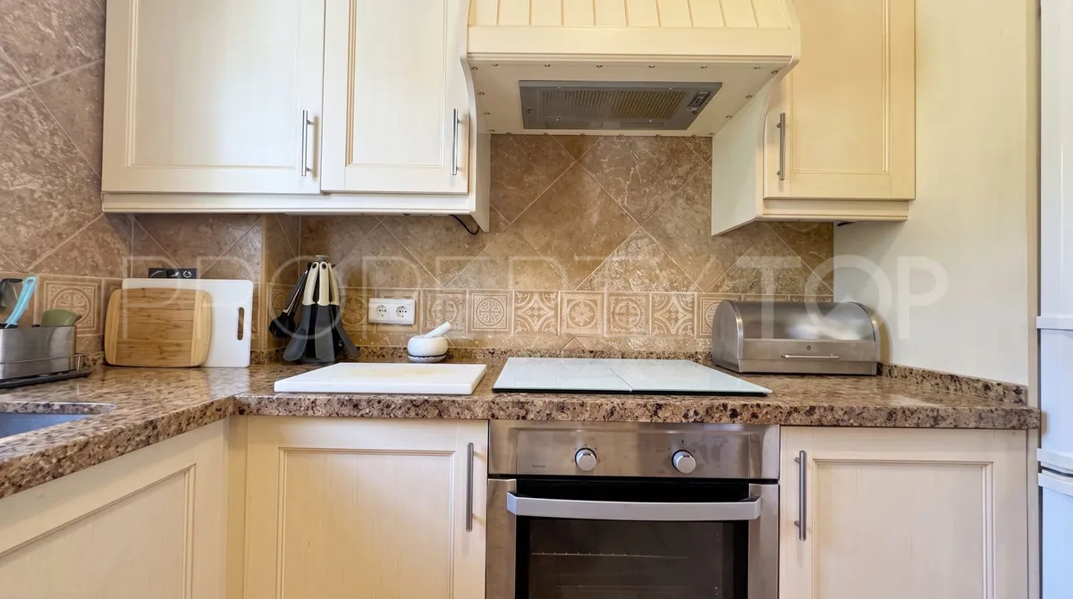 Buy penthouse in Los Almendros with 4 bedrooms