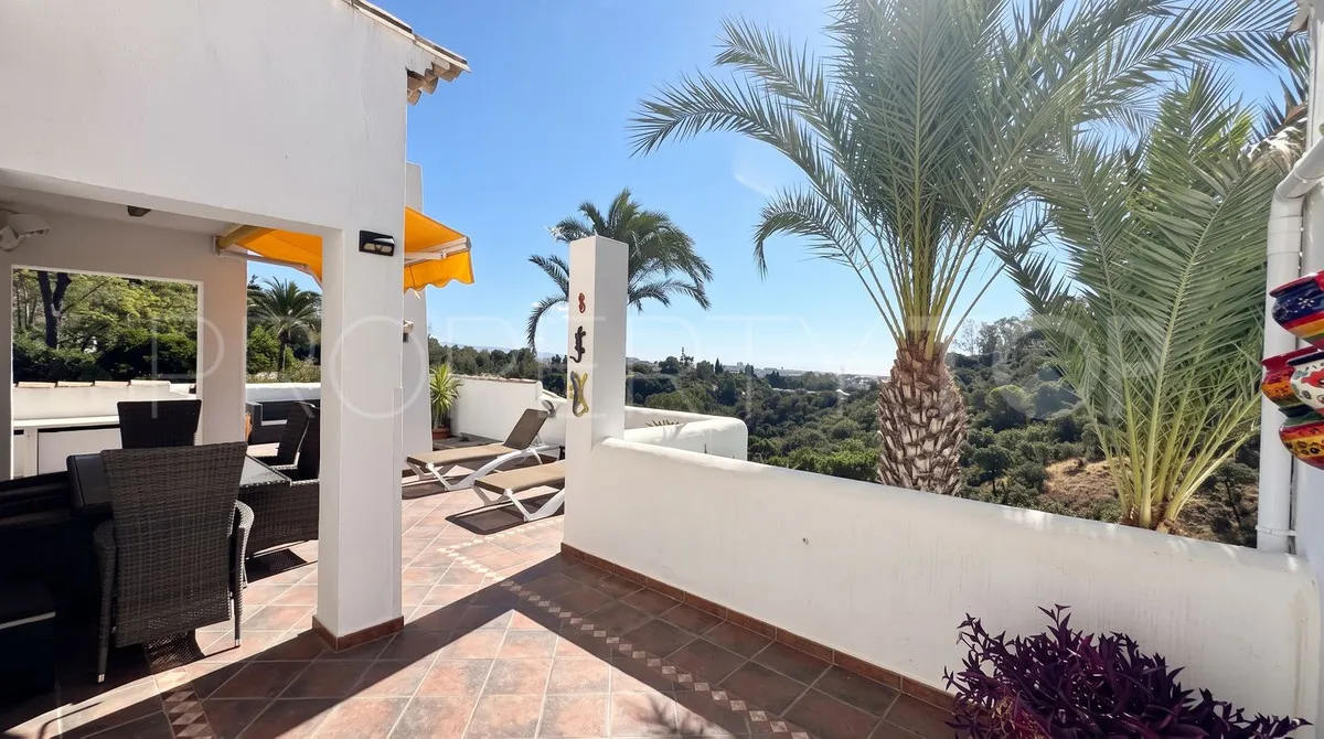 Buy penthouse in Los Almendros with 4 bedrooms