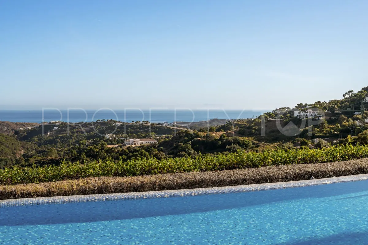 For sale Benahavis villa with 5 bedrooms