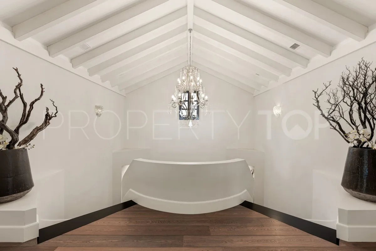 For sale Benahavis villa with 5 bedrooms