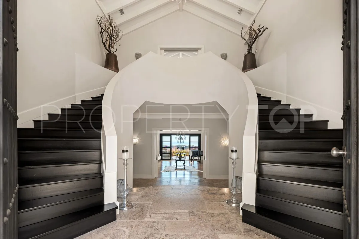 For sale Benahavis villa with 5 bedrooms