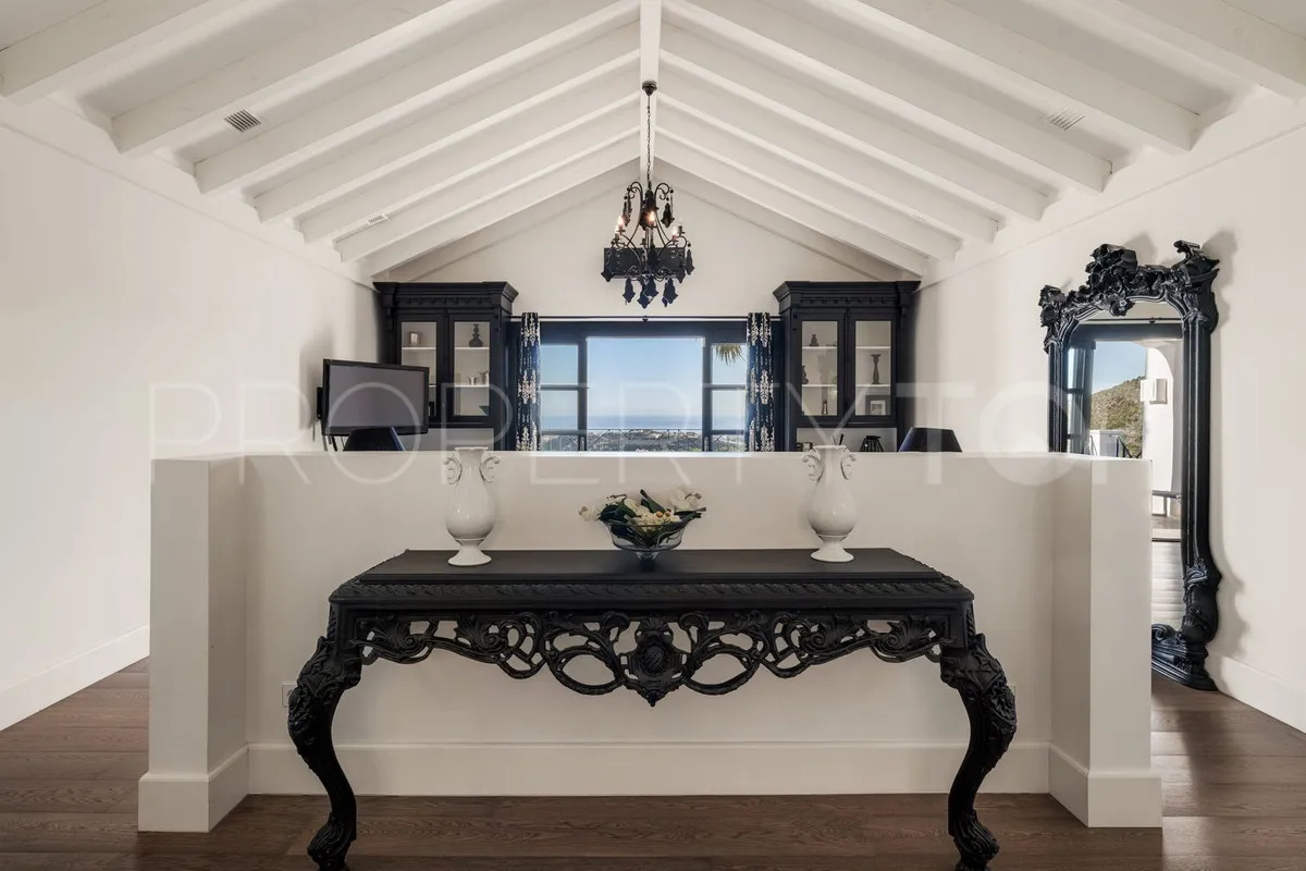 For sale Benahavis villa with 5 bedrooms