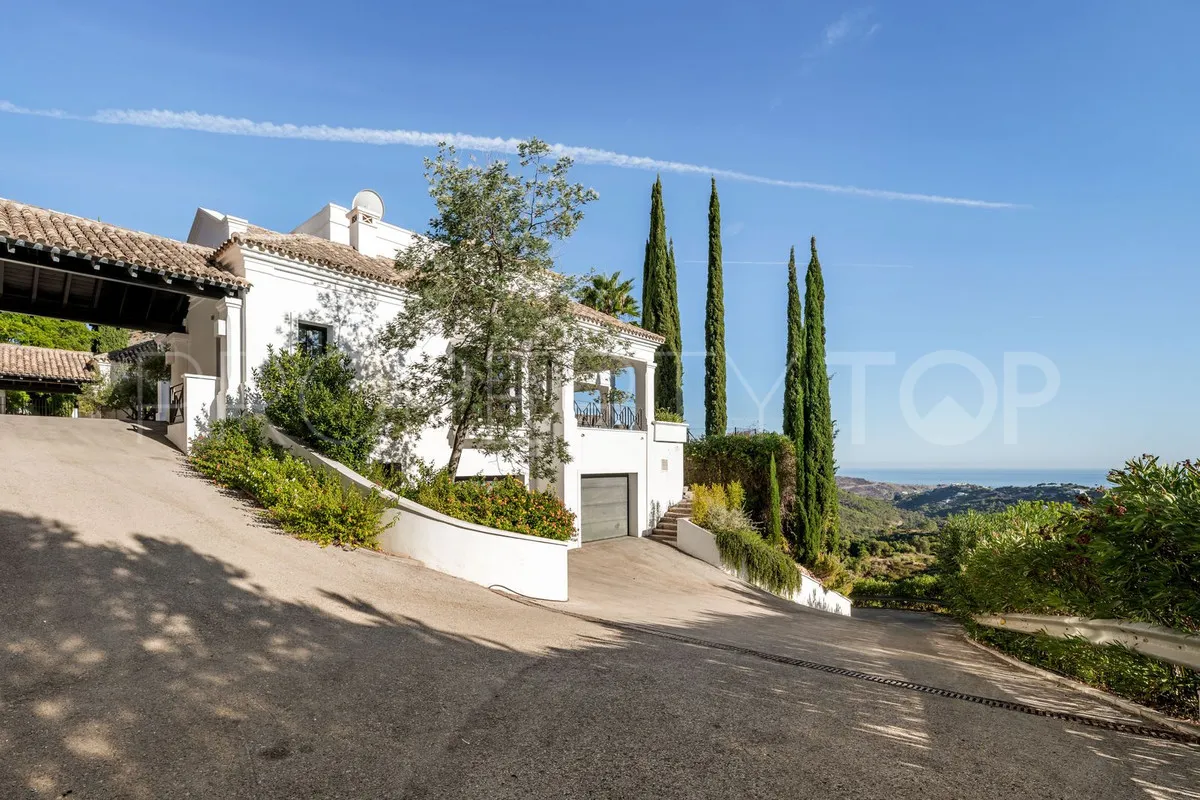 For sale Benahavis villa with 5 bedrooms