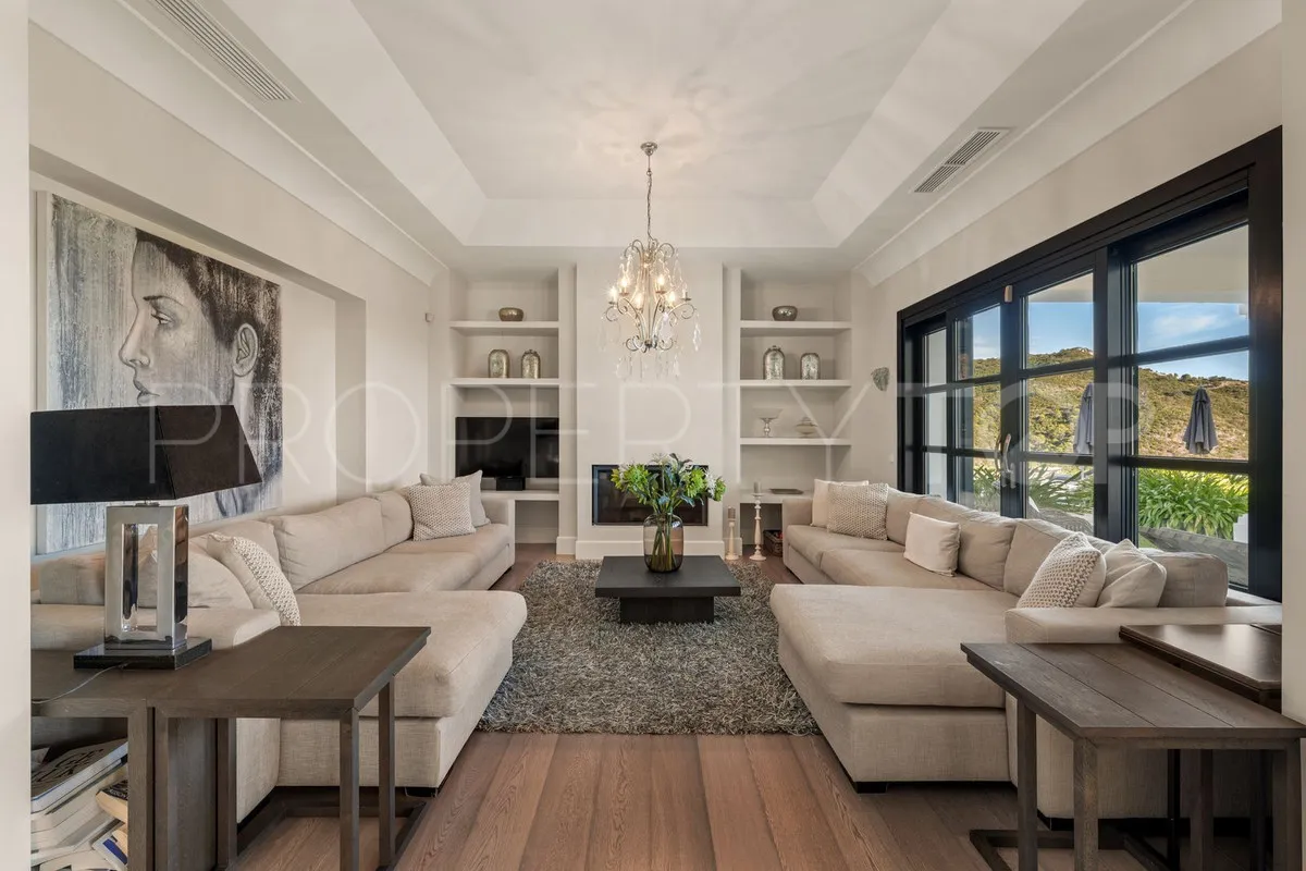 For sale Benahavis villa with 5 bedrooms