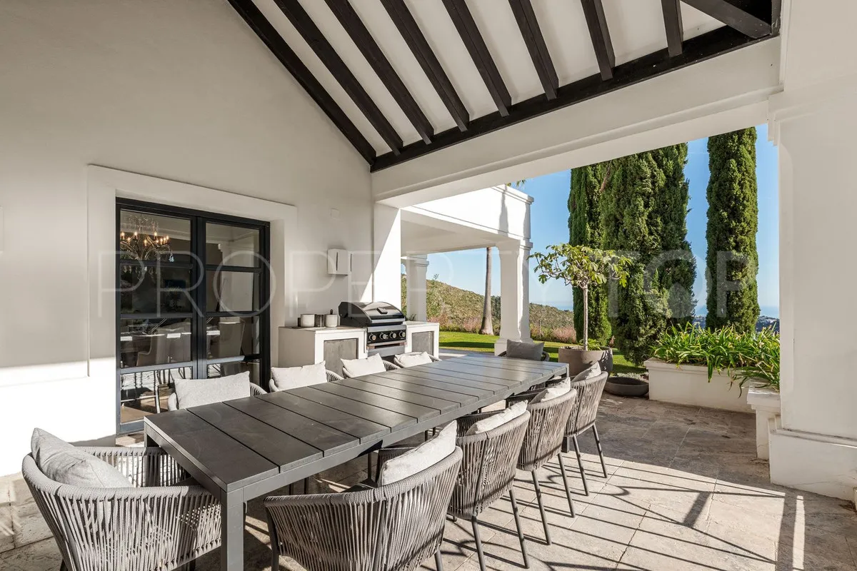 For sale Benahavis villa with 5 bedrooms