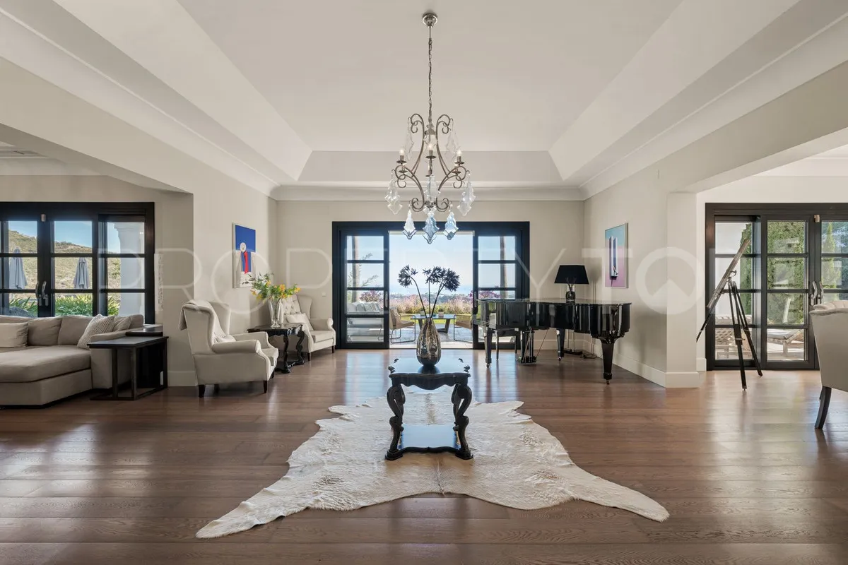 For sale Benahavis villa with 5 bedrooms