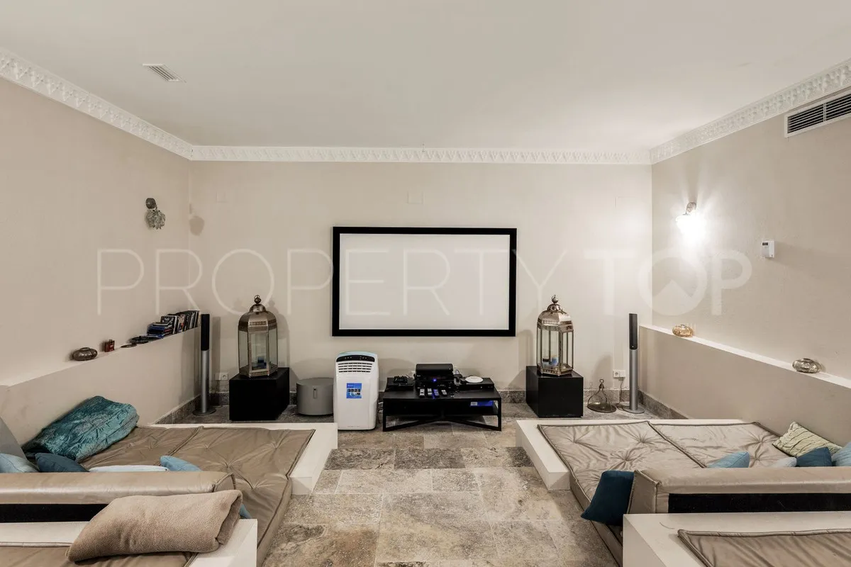 For sale Benahavis villa with 5 bedrooms