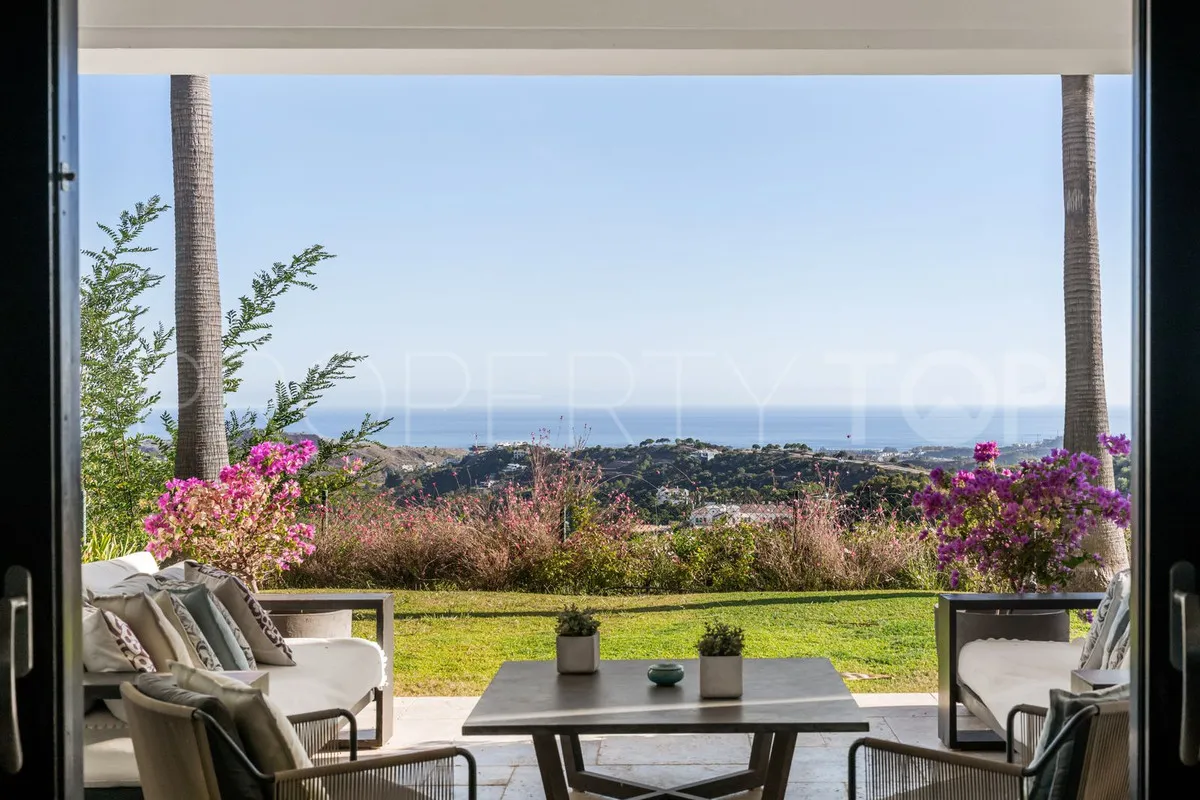 For sale Benahavis villa with 5 bedrooms