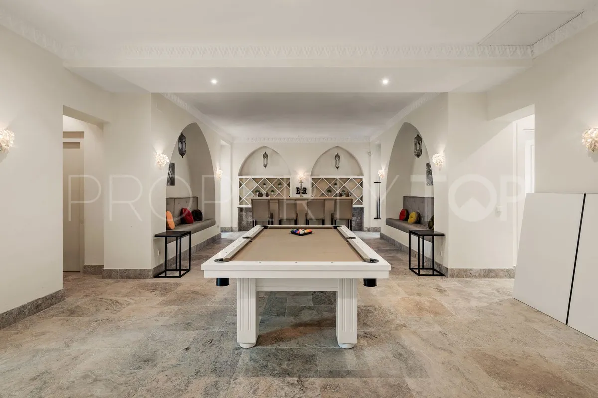 For sale Benahavis villa with 5 bedrooms
