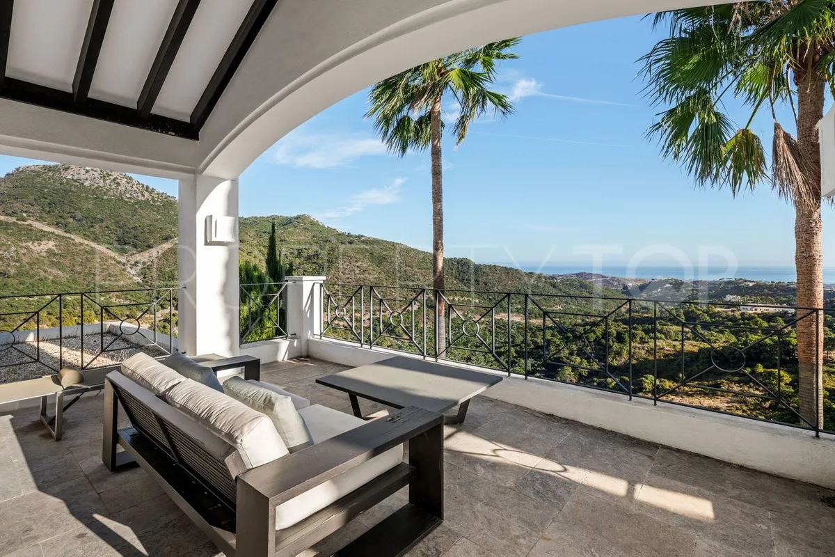 For sale Benahavis villa with 5 bedrooms