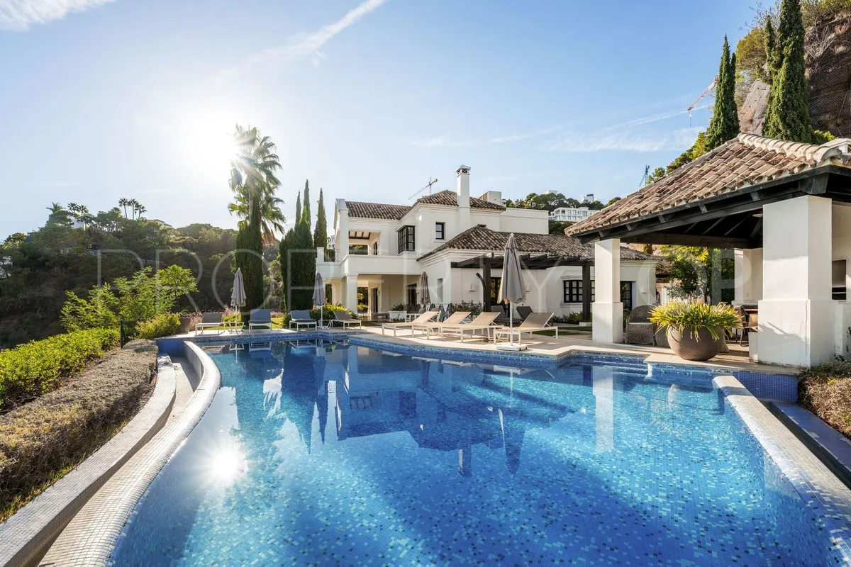For sale Benahavis villa with 5 bedrooms