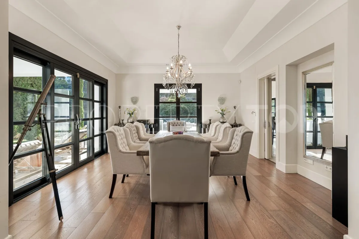 For sale Benahavis villa with 5 bedrooms