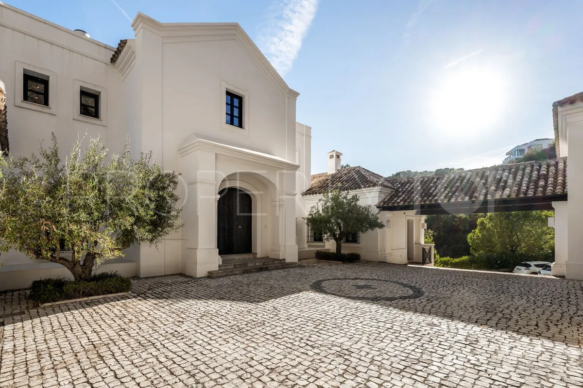 For sale Benahavis villa with 5 bedrooms