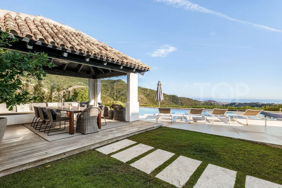 For sale Benahavis villa with 5 bedrooms