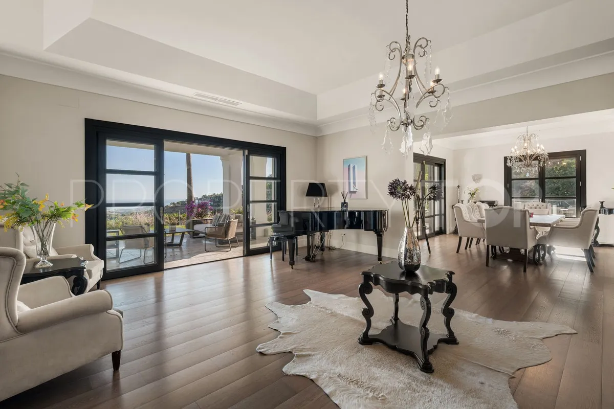 For sale Benahavis villa with 5 bedrooms
