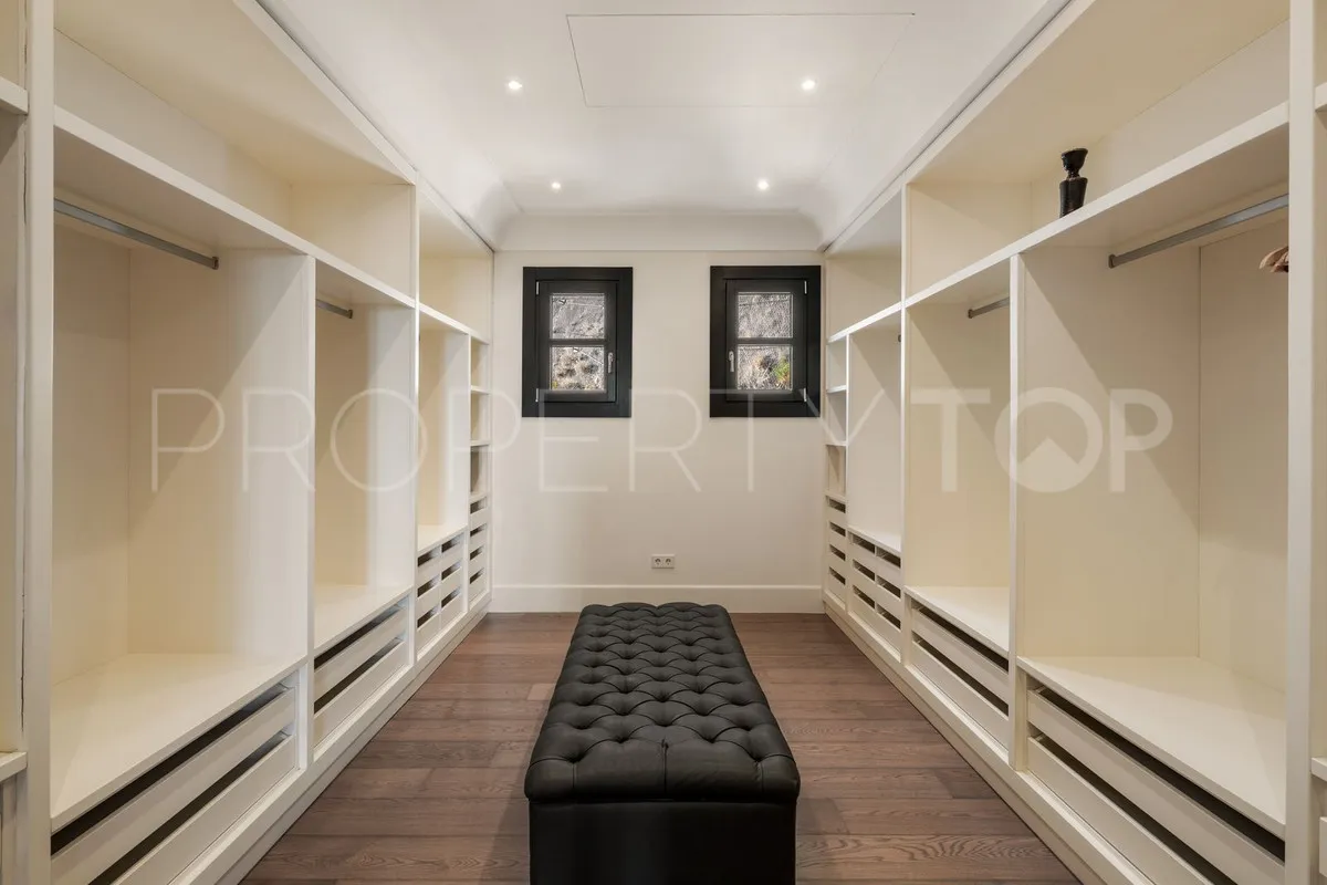For sale Benahavis villa with 5 bedrooms