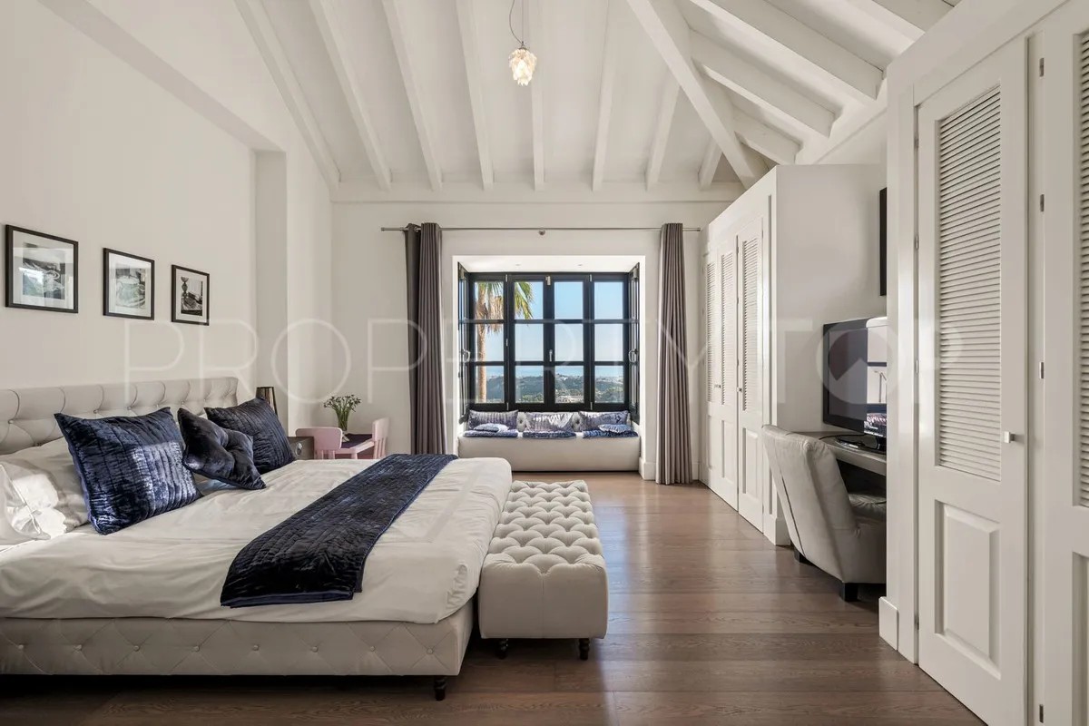 For sale Benahavis villa with 5 bedrooms
