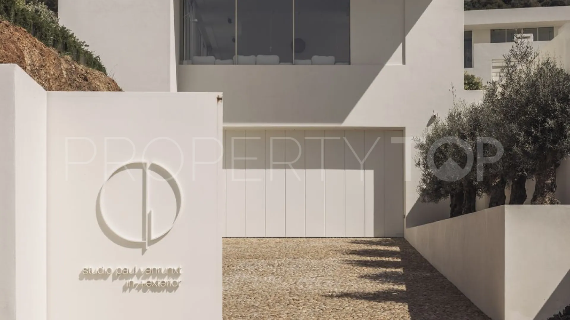 Villa for sale in Los Altos de los Monteros