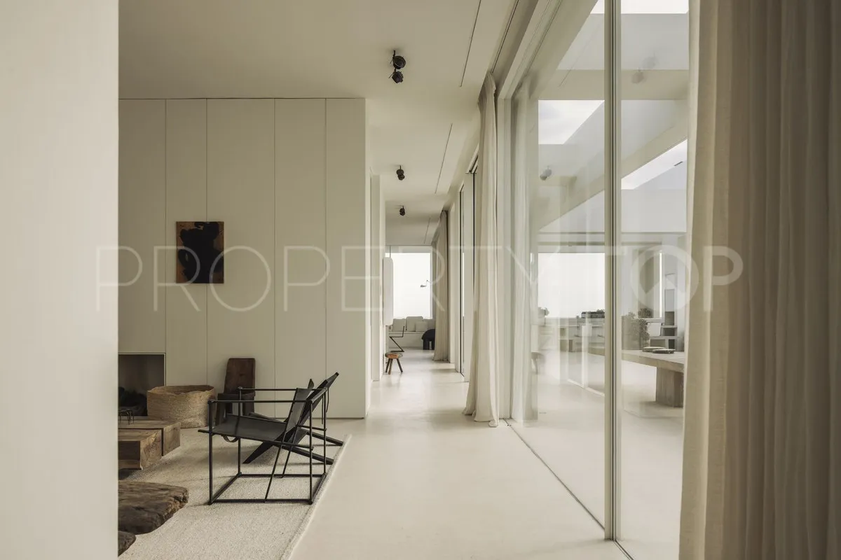 Villa for sale in Los Altos de los Monteros