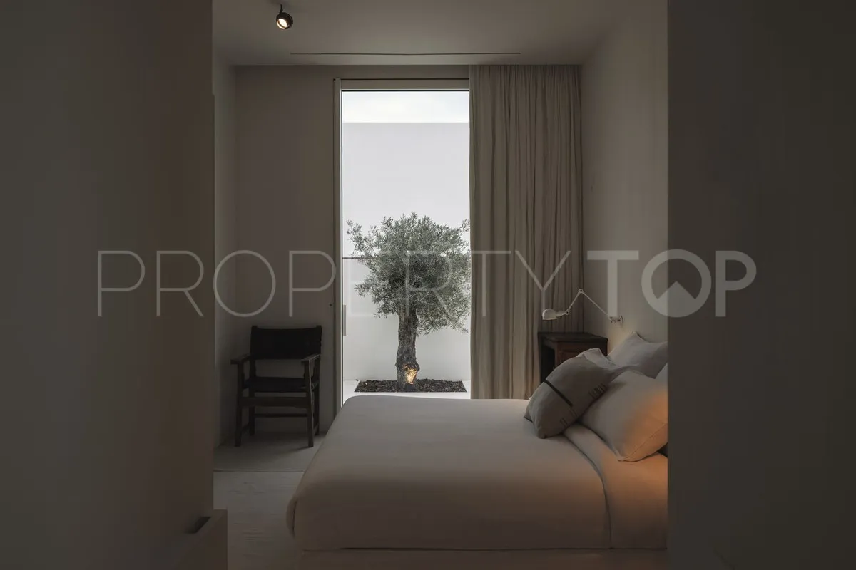Villa for sale in Los Altos de los Monteros