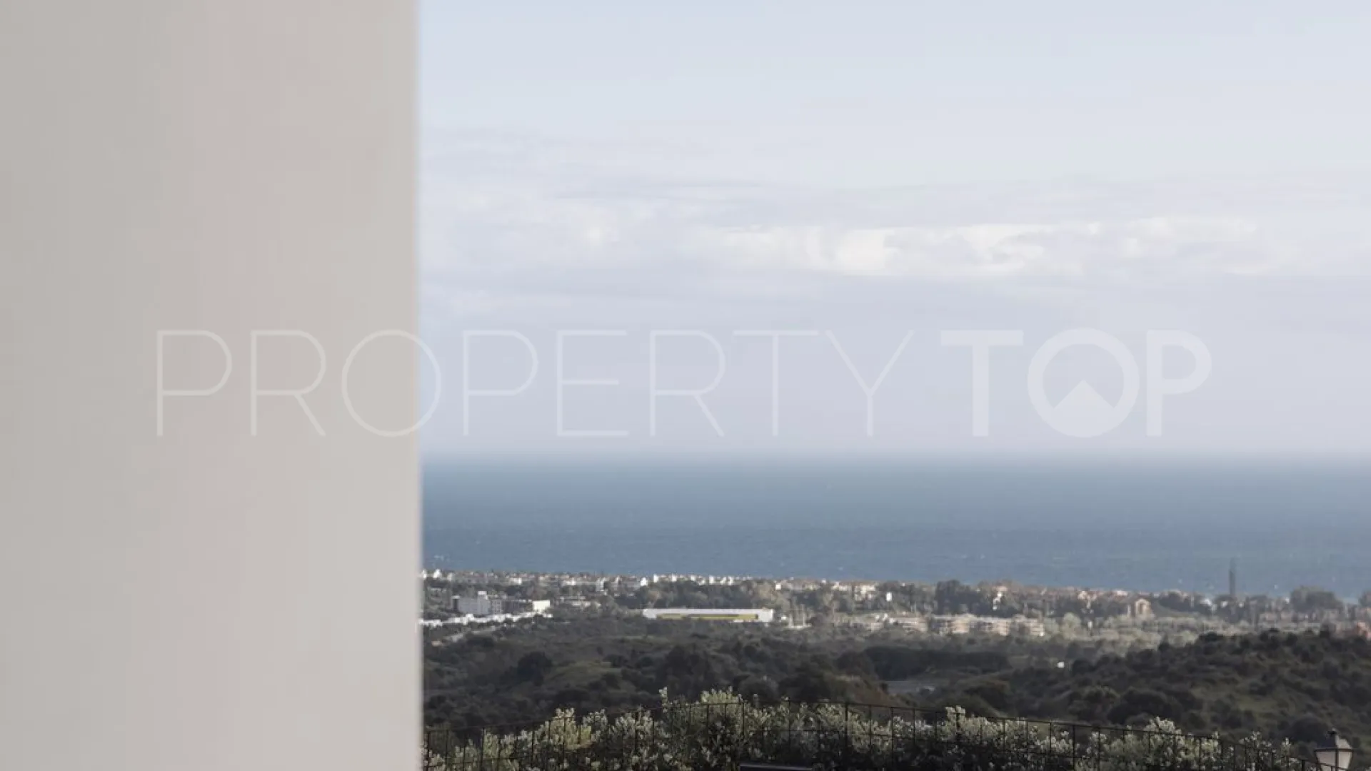 Villa for sale in Los Altos de los Monteros