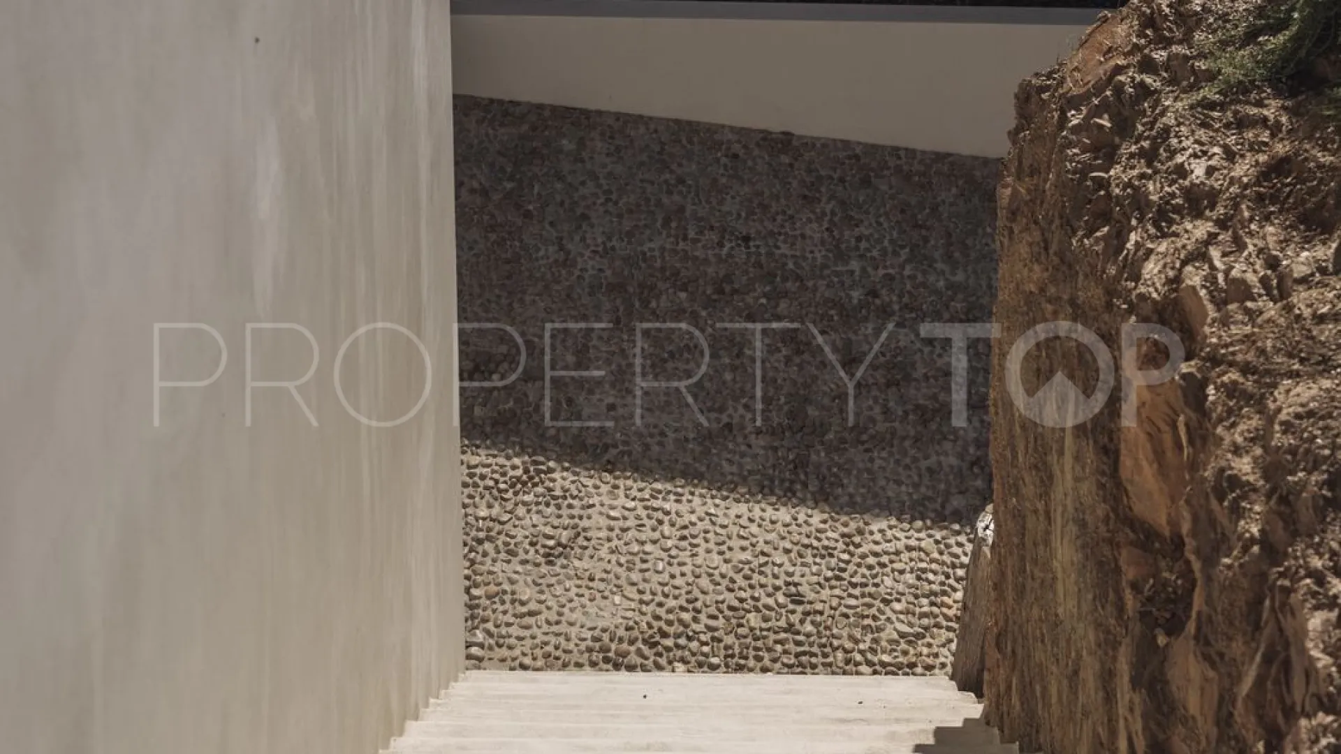 Villa for sale in Los Altos de los Monteros