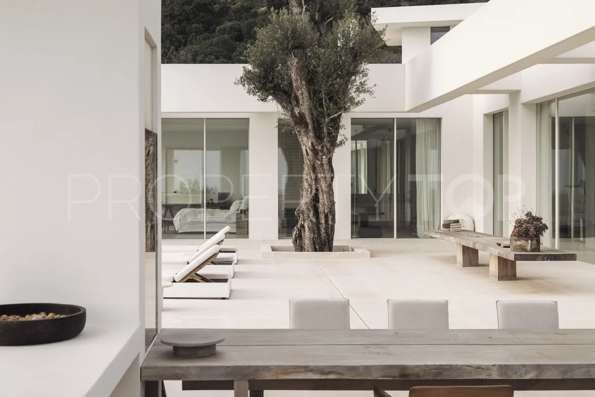 Villa for sale in Los Altos de los Monteros