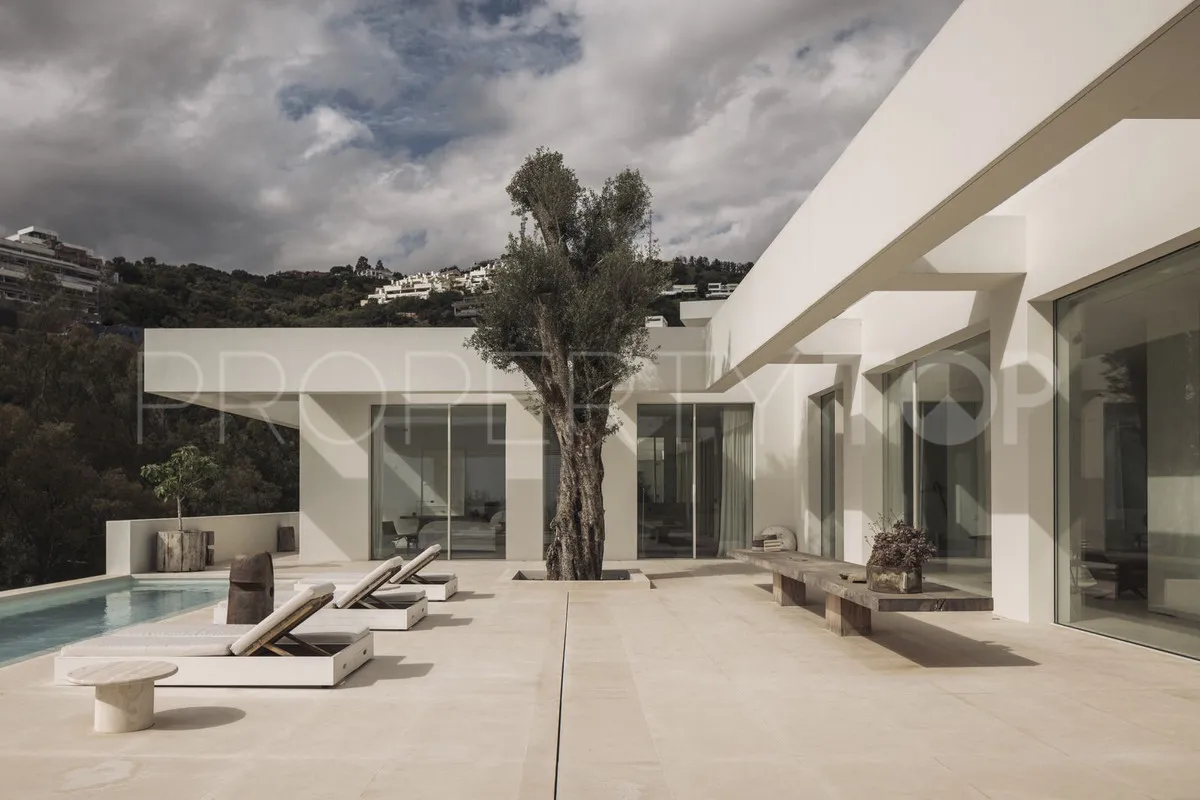 Villa for sale in Los Altos de los Monteros