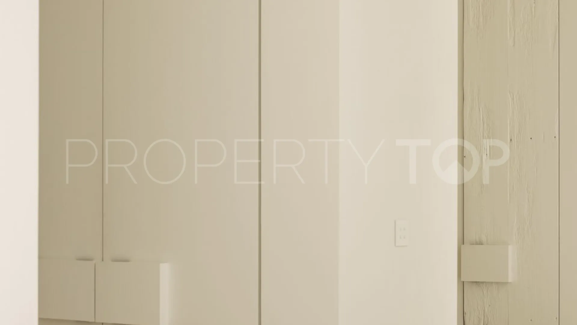 Villa for sale in Los Altos de los Monteros