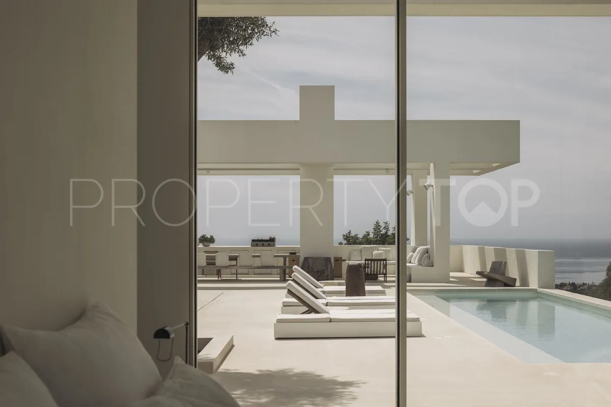 Villa for sale in Los Altos de los Monteros