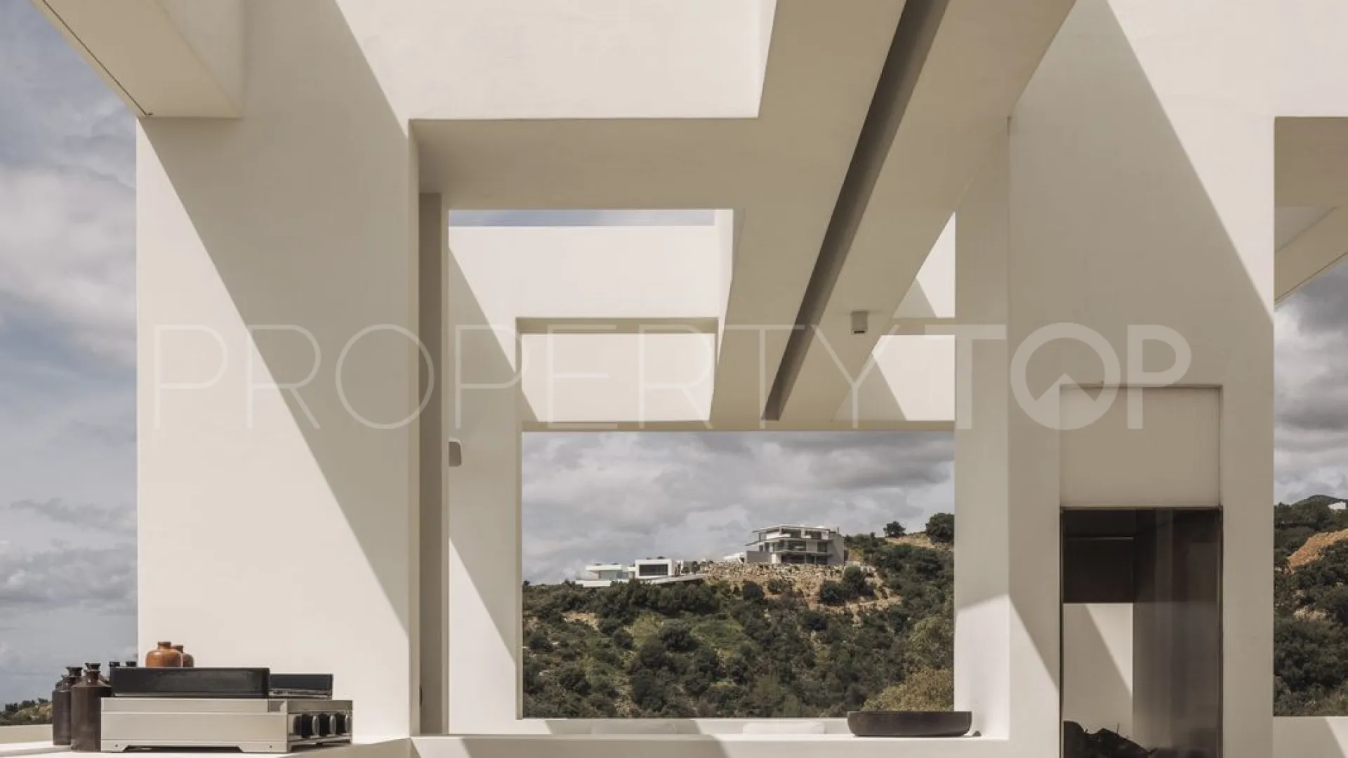 Villa for sale in Los Altos de los Monteros