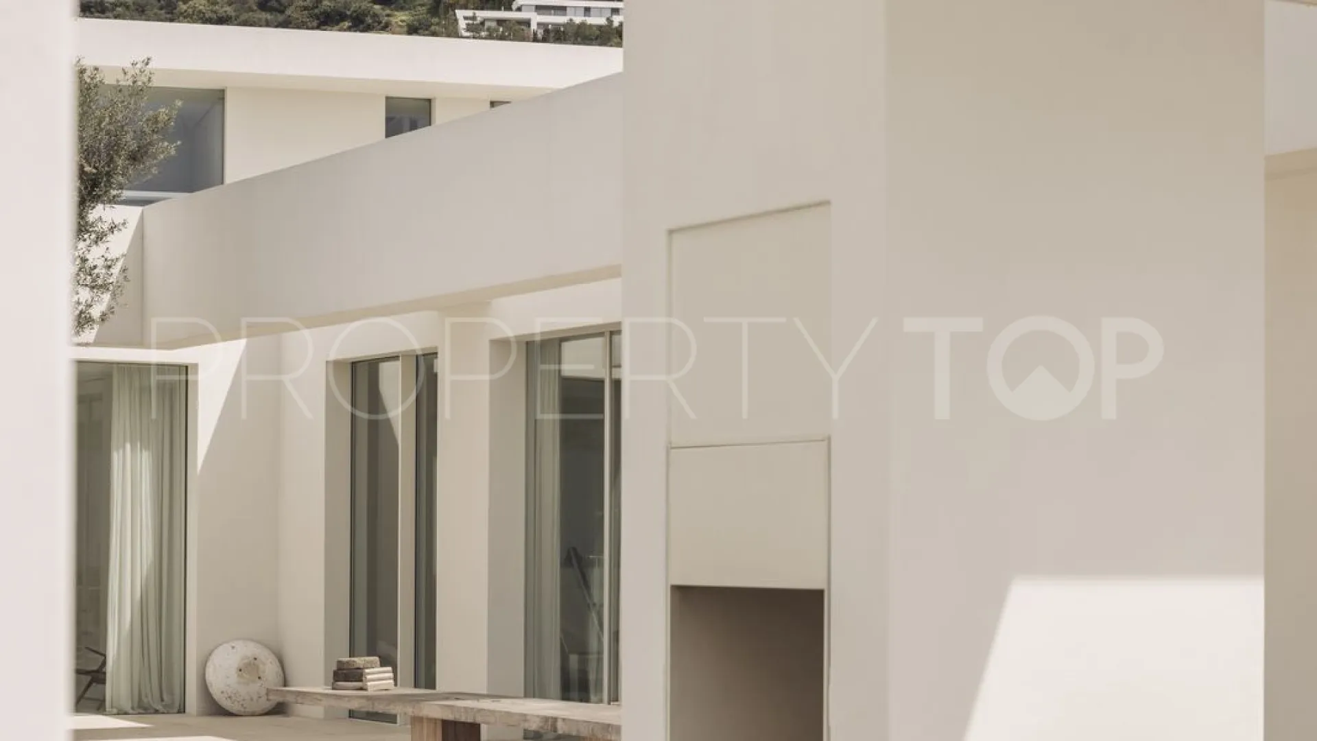 Villa for sale in Los Altos de los Monteros