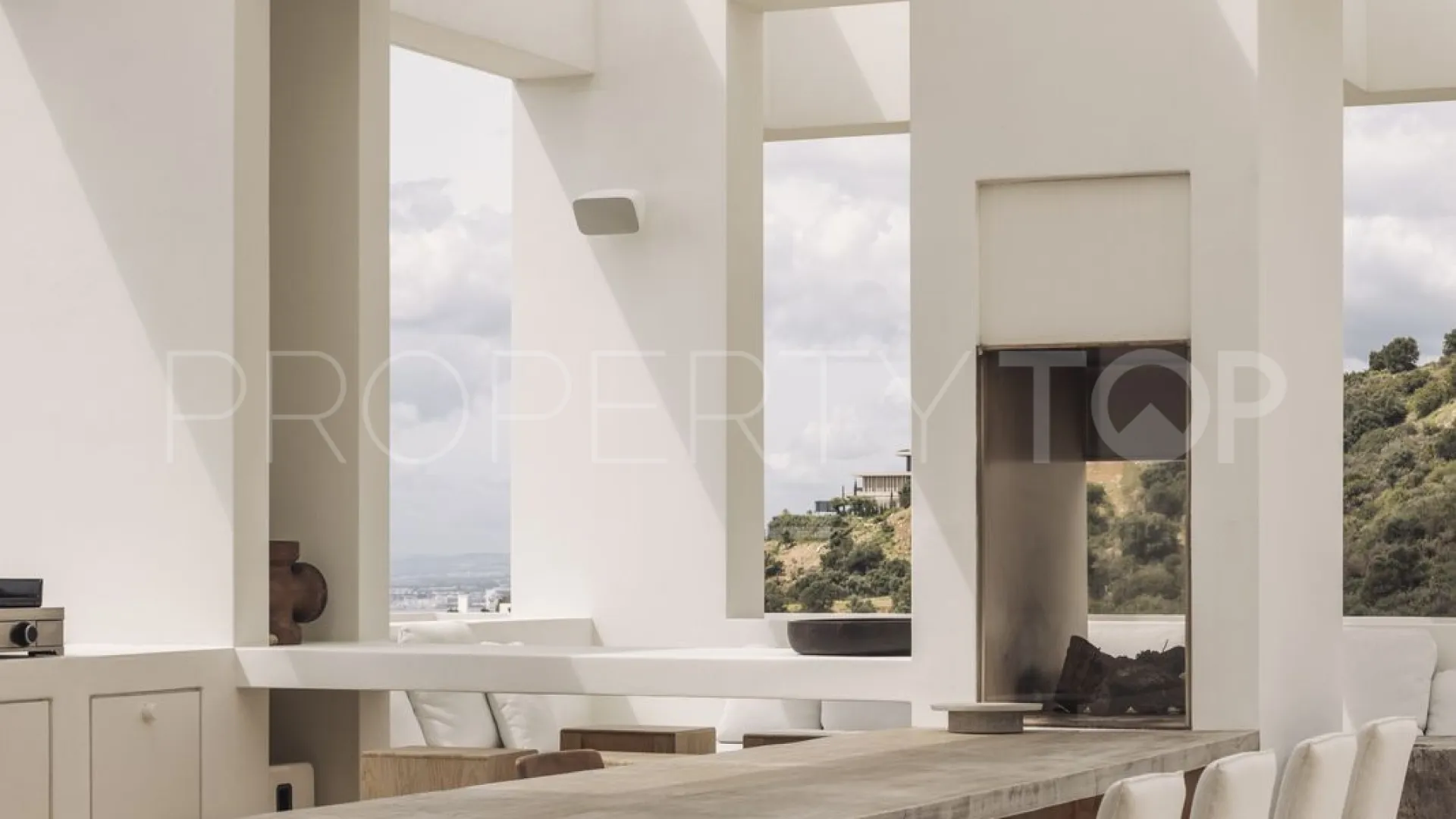 Villa for sale in Los Altos de los Monteros