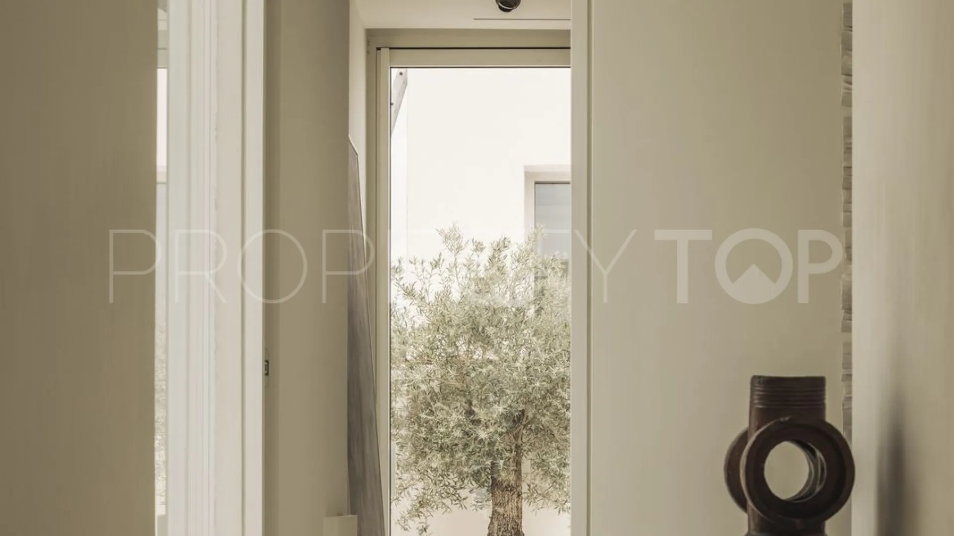 Villa for sale in Los Altos de los Monteros