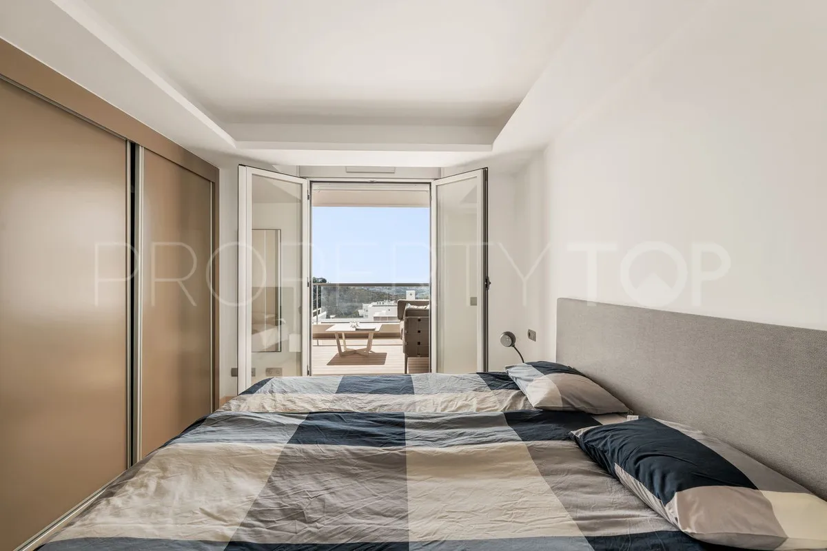 For sale apartment in Benahavis with 2 bedrooms