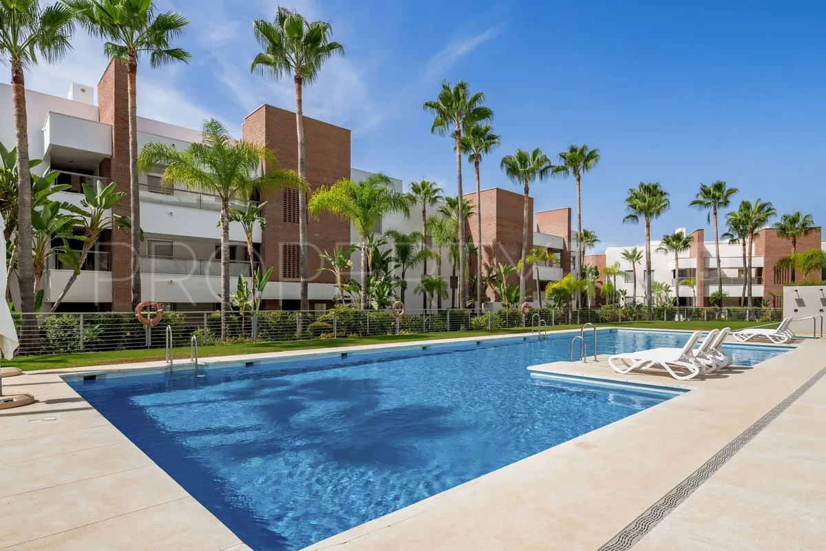 For sale apartment in Benahavis with 2 bedrooms