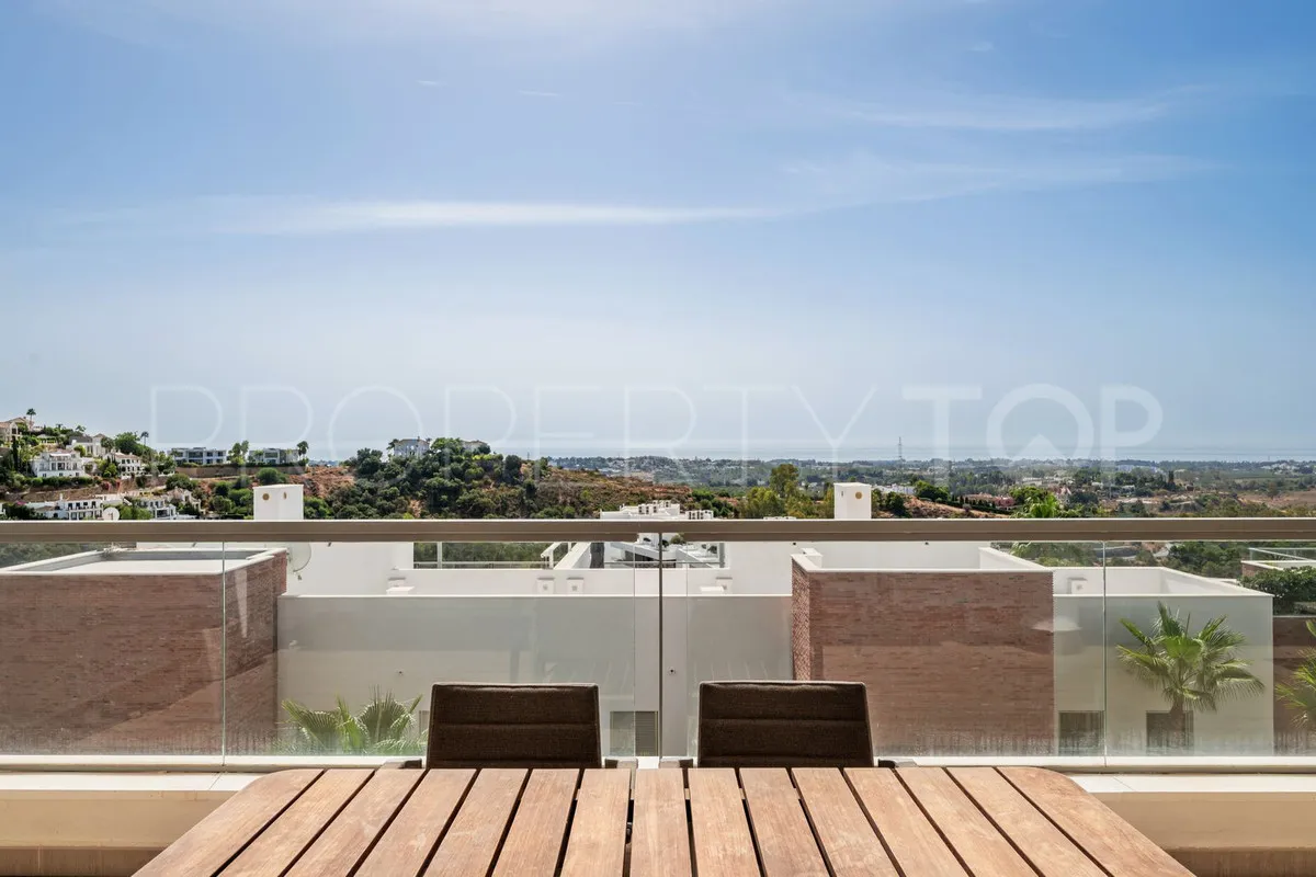 For sale apartment in Benahavis with 2 bedrooms