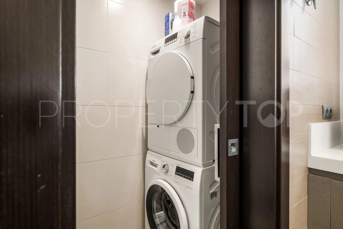 For sale apartment in Benahavis with 2 bedrooms