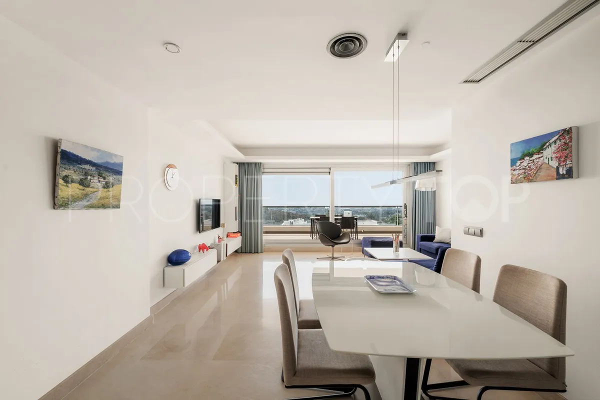 For sale apartment in Benahavis with 2 bedrooms