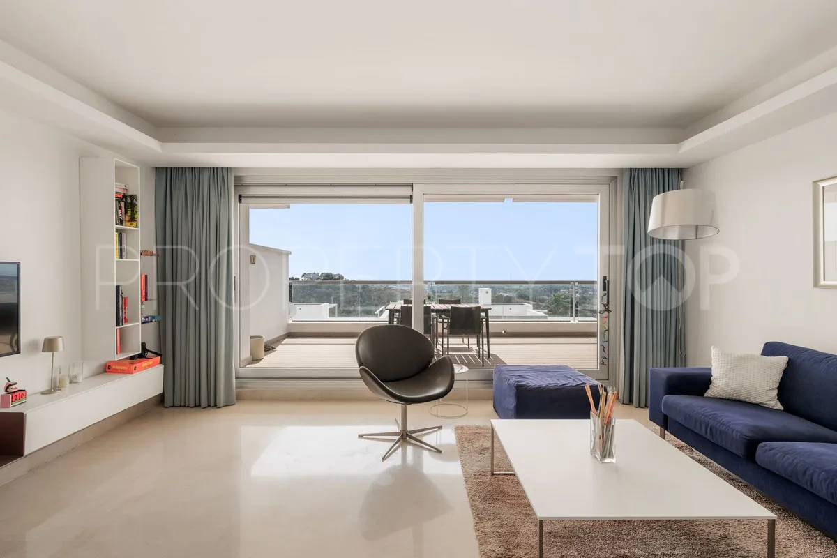 For sale apartment in Benahavis with 2 bedrooms