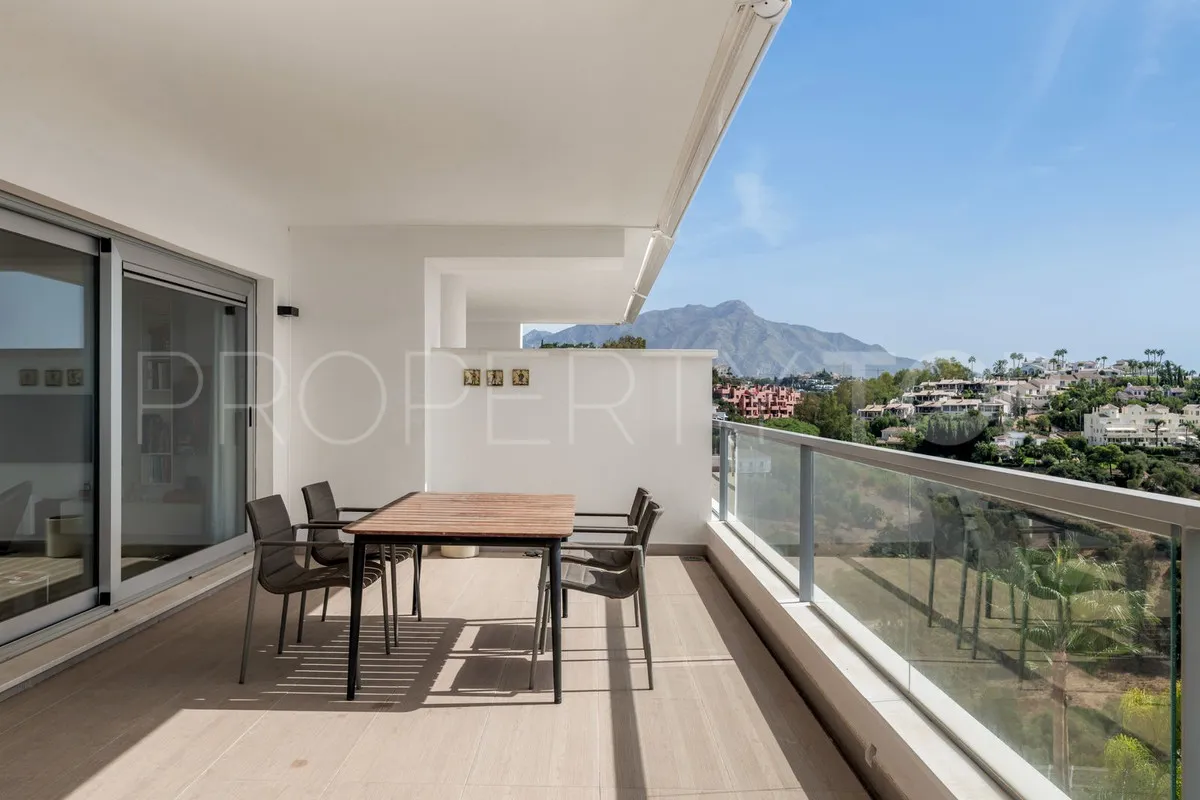 For sale apartment in Benahavis with 2 bedrooms