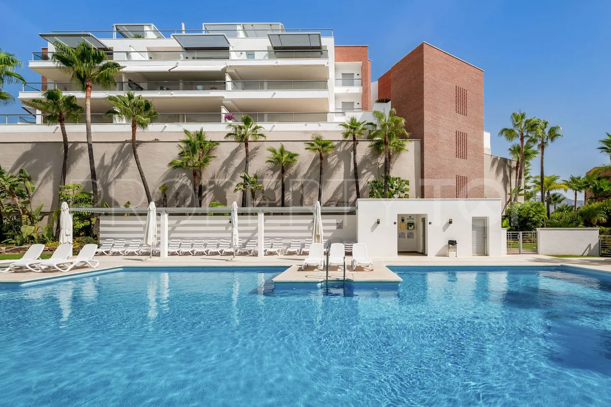 For sale apartment in Benahavis with 2 bedrooms