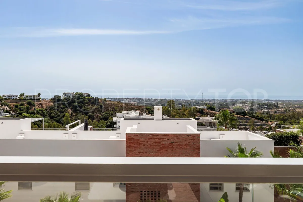 For sale apartment in Benahavis with 2 bedrooms