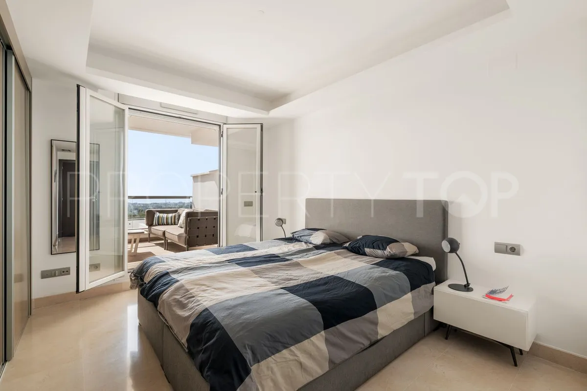 For sale apartment in Benahavis with 2 bedrooms