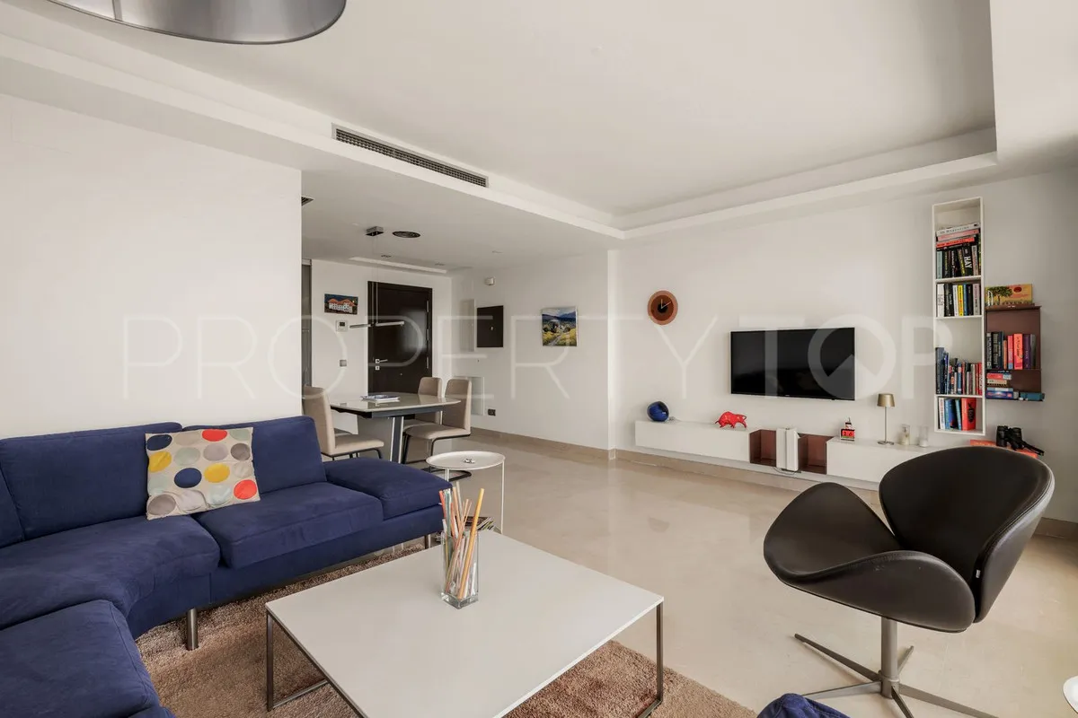For sale apartment in Benahavis with 2 bedrooms
